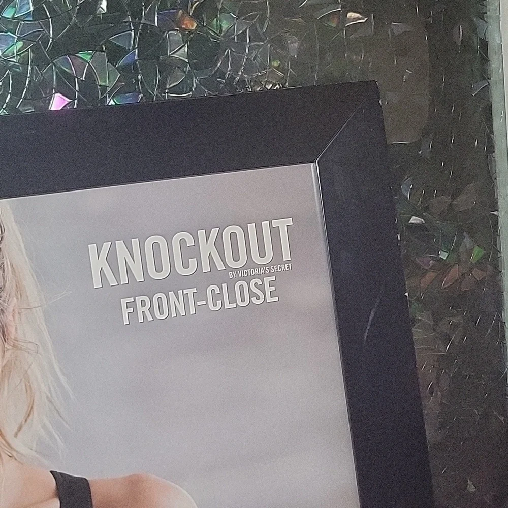 VS RARE Wall Picture/ Photo Display Poster Knock Out Bras! - Picture 5 of 8